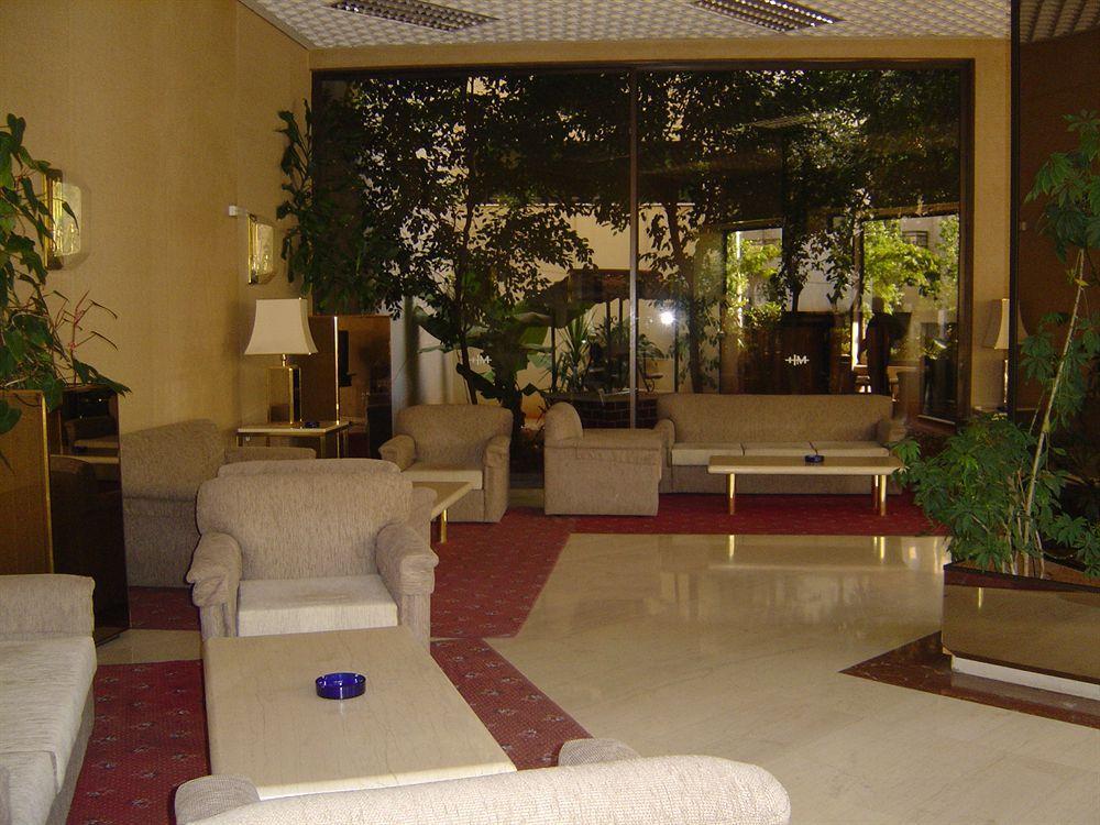 Hotel Mistral Пирея Интериор снимка